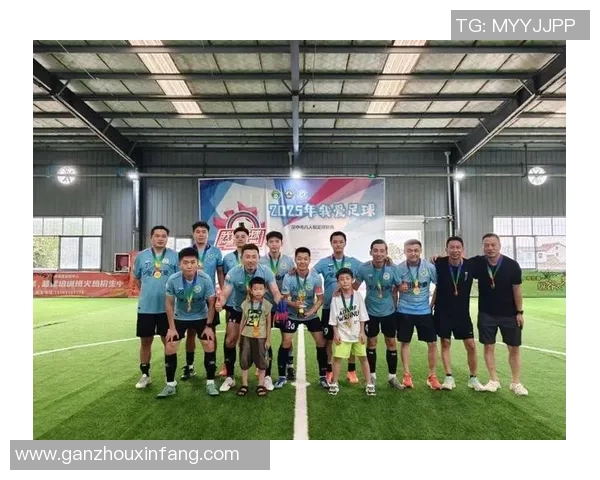 当足球教练临时客串球星再现绿茵场激情与智慧交融时刻 当足球教练临时客串球星再现绿茵场激情与智慧交融时刻